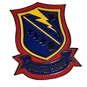 Disney Pin TOY STORY AIR MATER HAWK AIRPLANE CREST 2014 JUNKYARD JAMBOREE 00070